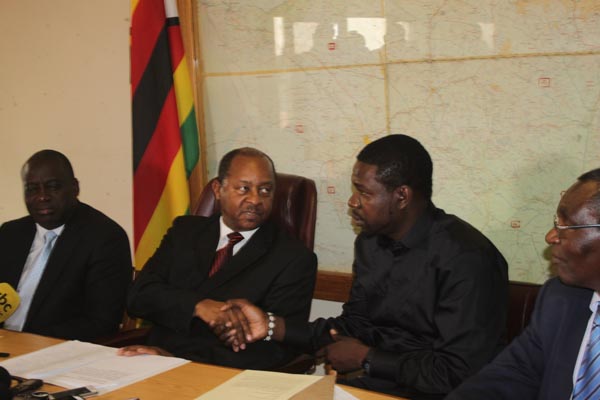 magaya moyo shake hands