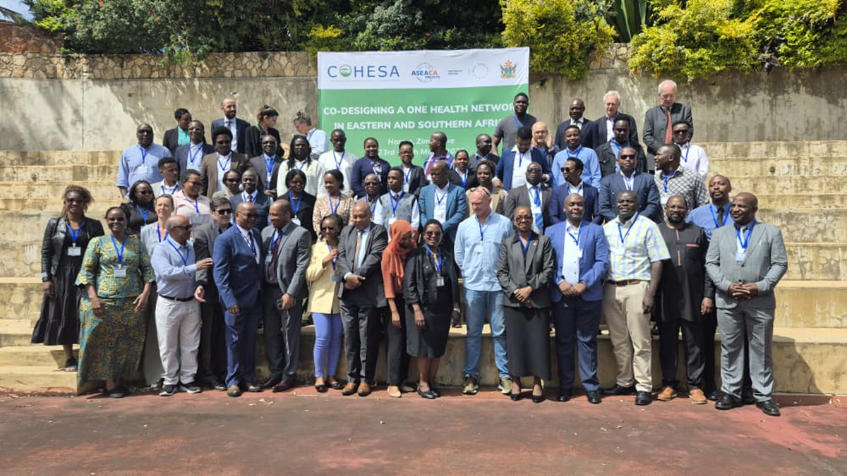 Group photo of delegates attending the COHESA conference in Zimbabwe, gathered during a regional meeting on One Health collaboration in Eastern and Southern Africa.