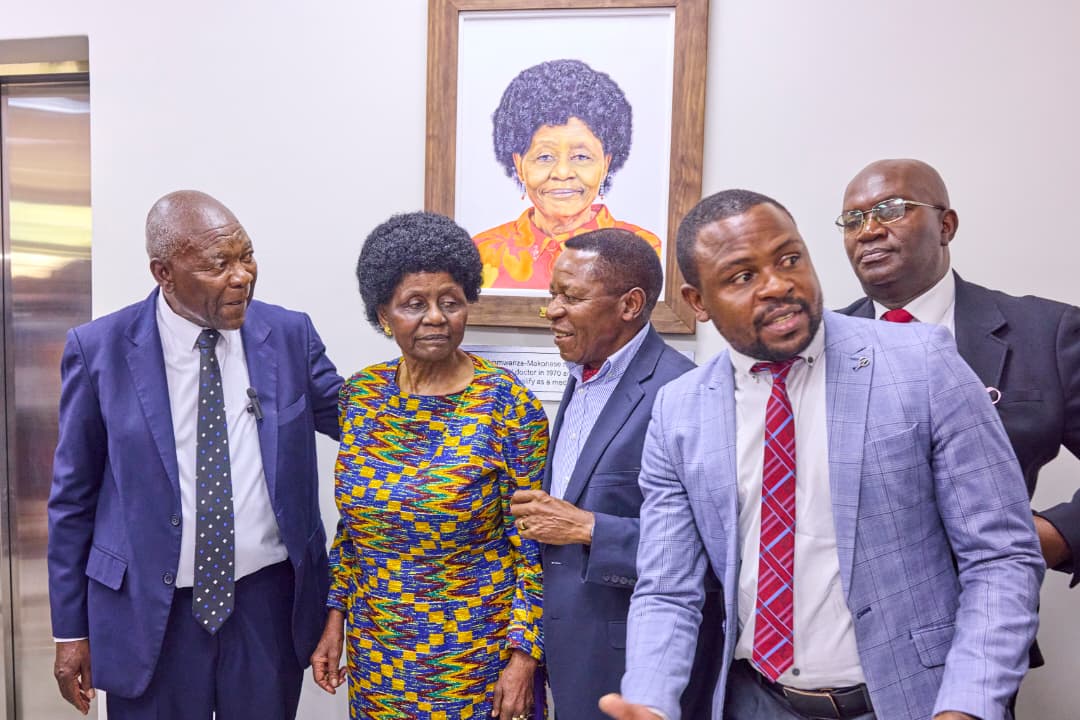 Dr Madeline Nyamwanza-Makonese receiving a lifetime achievement award from CIMAS